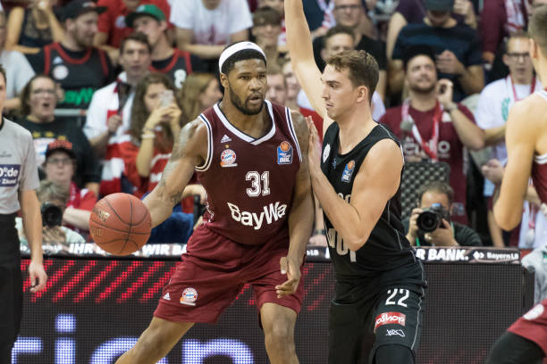 场球员的碰 场球员的碰