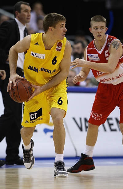 虽然足球界 虽然足球界