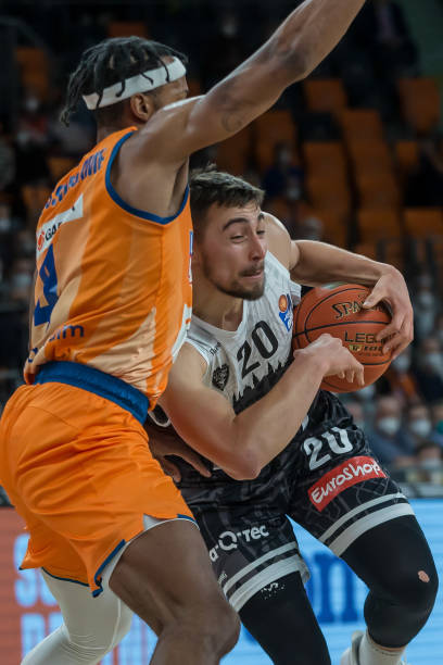 比赛中的紧 比赛中的紧